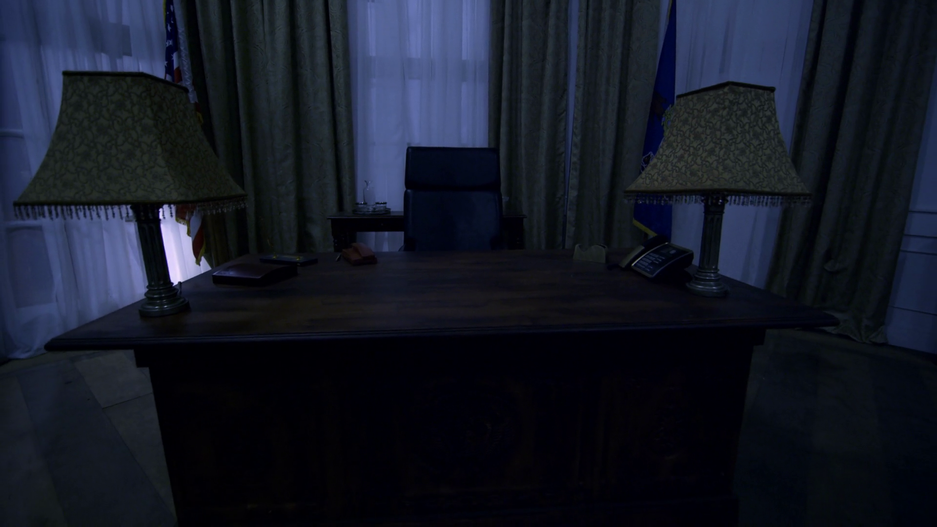 Us President Night In Oval Office Desk To Stock Footage SBV-347733922 ...