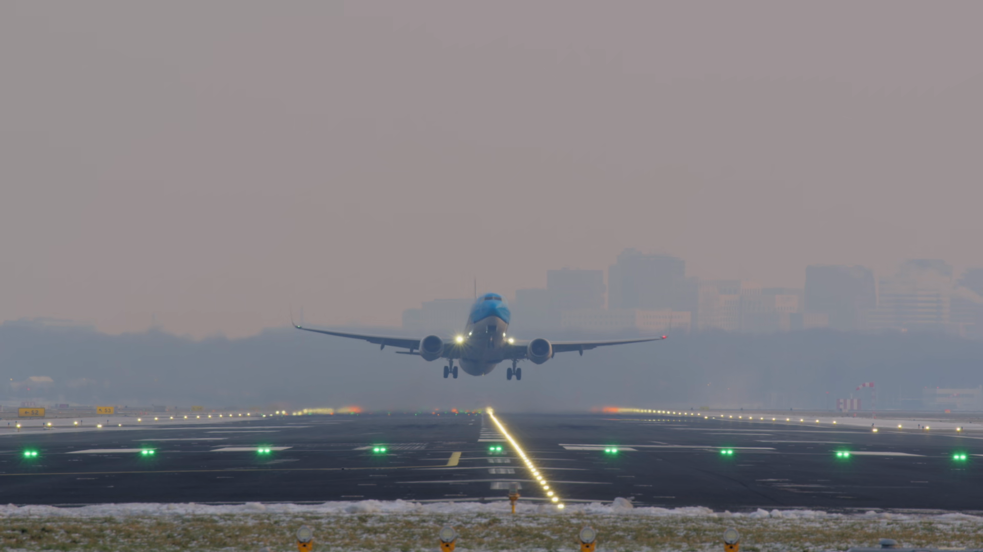 Head-on View Of Passenger Jet Accelerating Stock Footage SBV-354274618 ...