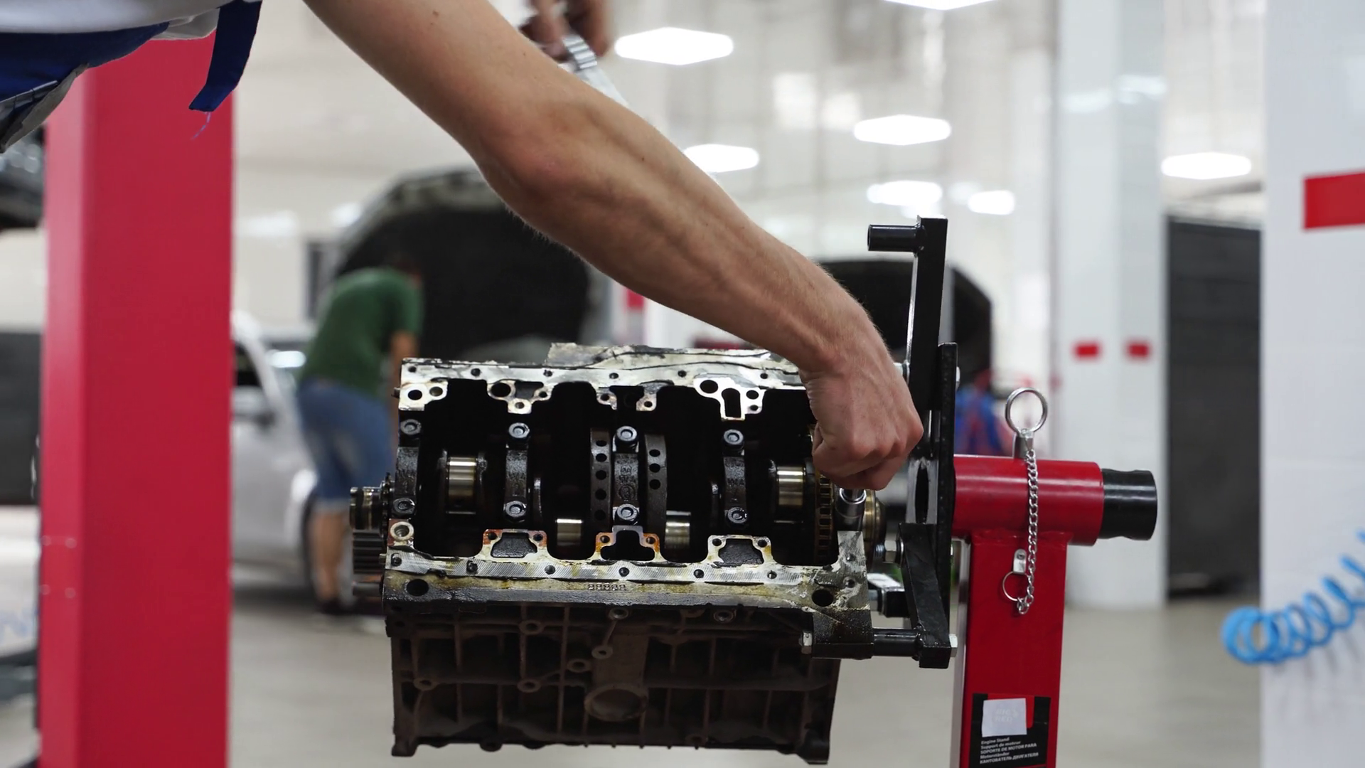 Auto Mechanic Engine Block Removes Stock Footage SBV-348938352 ...