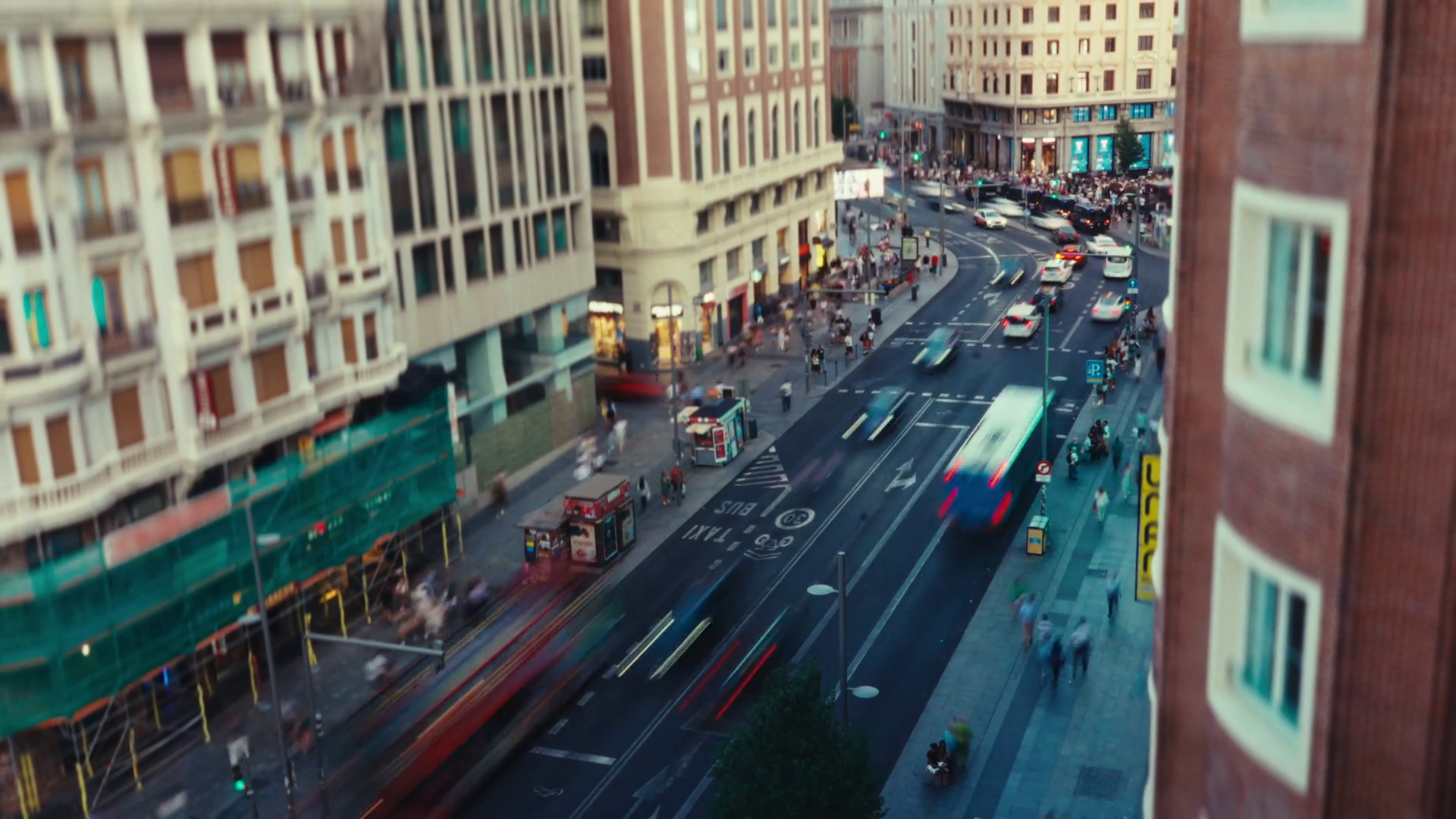 Timelapse Bustling Urban Street Scene Stock Footage SBV-351704547 ...