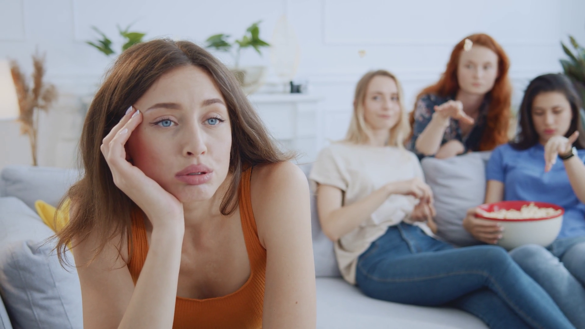 A Group Of Friends Met Casually With Friend Stock Footage SBV-351963863 ...