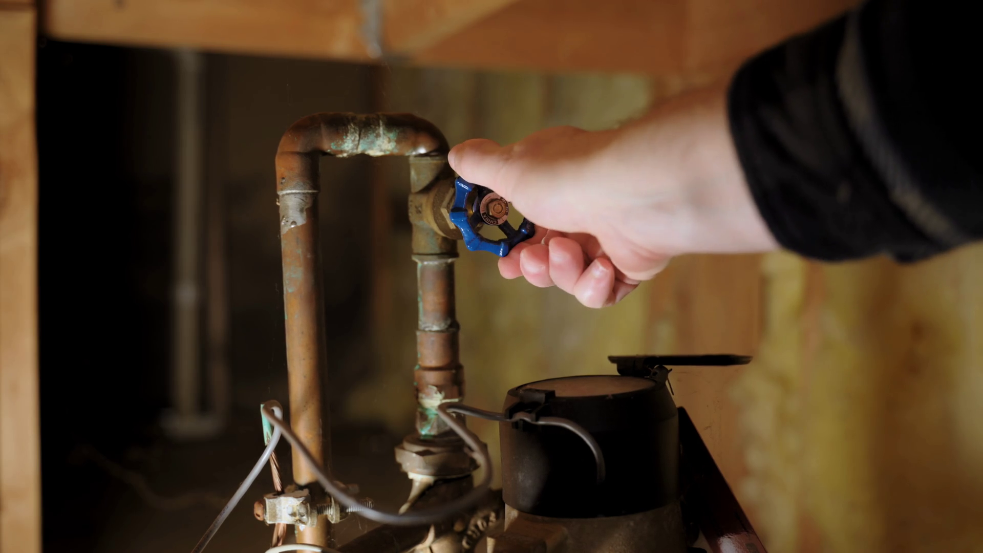 Close Up View Of Plumber Hand Adjusting Stock Footage SBV-351890438 ...