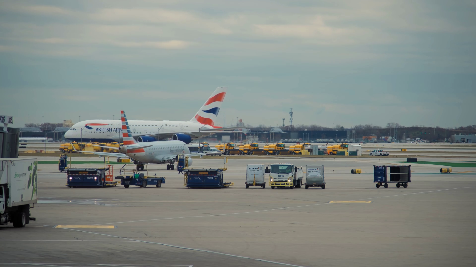 Aircraft At Gates International Airport Ord Stock Footage SBV-348756479 ...