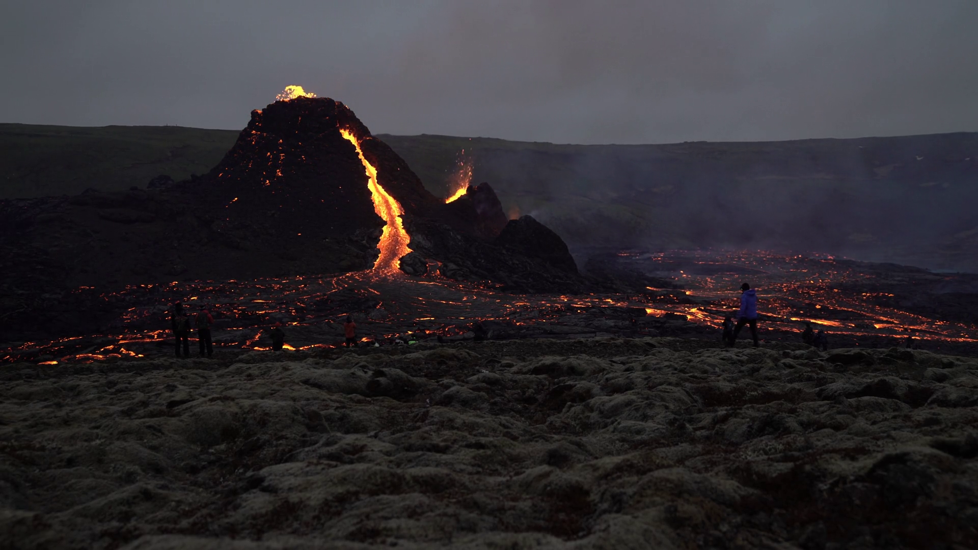 Volcanic Eruption Iceland 2021 Crowd Of Stock Footage SBV-348365553 ...