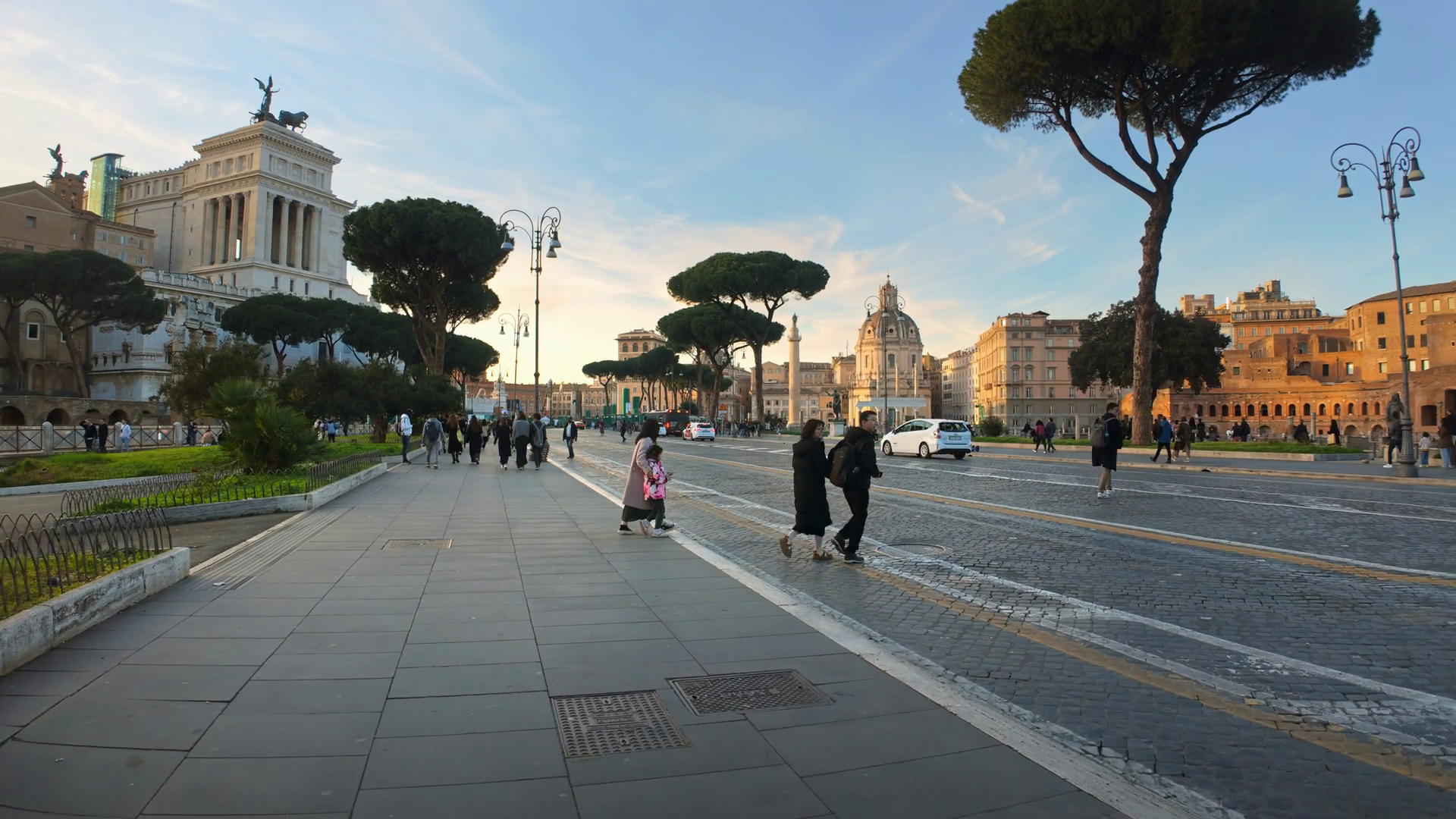 Rome Italy - February 16 2024: Walk Down Stock Footage SBV-352353937 ...