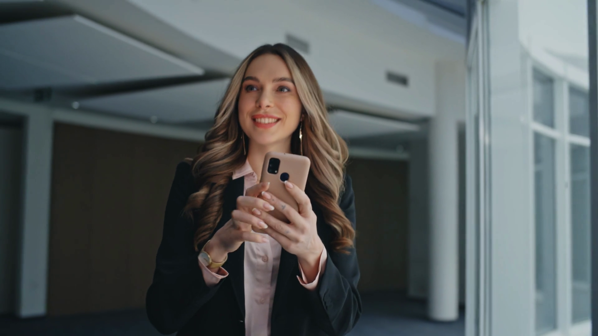 Happy Executive Messaging Online Walking Stock Footage SBV-351935799 ...