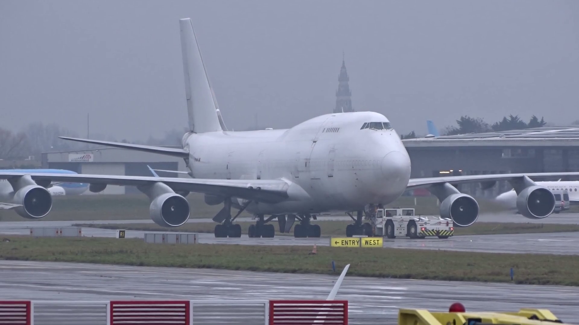 White Generic Boeing 747 Jumbojet Airplane Stock Footage SBV-352747634 ...