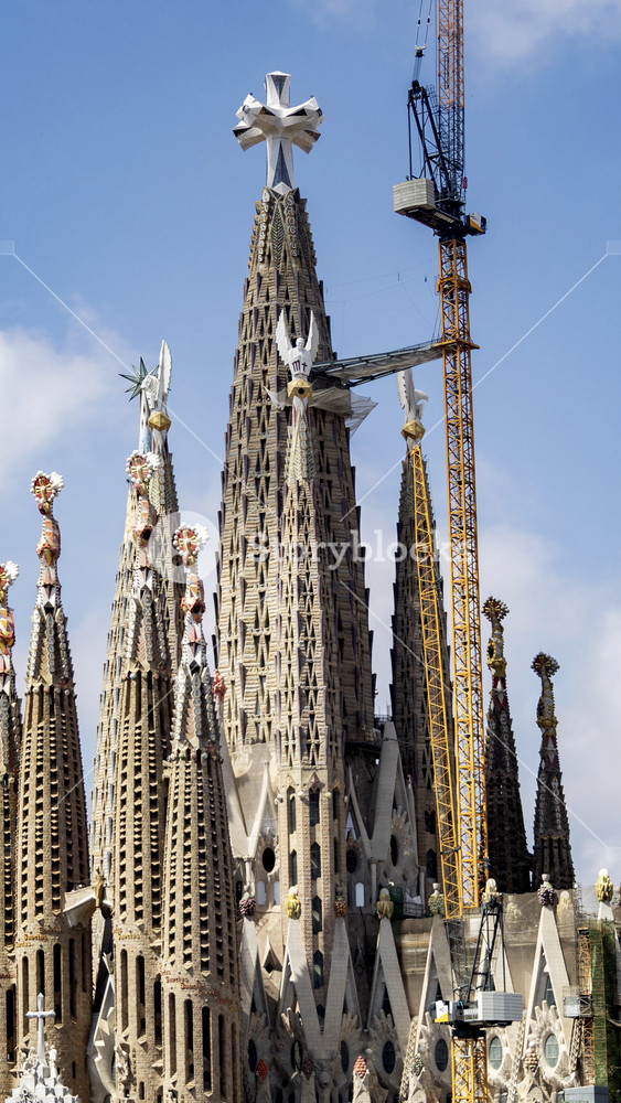 timelapse view of sagrada familia in barcelona with the cross added making it now the tallest church in the world