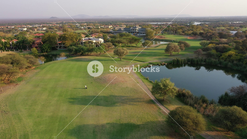 Phakalane Golf Course 1Aerial view of the Phakalane Golf Estate and residential area in Gaborone, Botswana Inapoi Sus Si Are 1 Om Mic