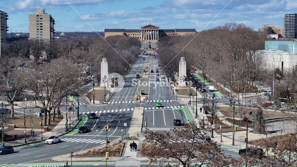 hia, Pennsylvania, United States - 5.17.2025 - Philadelphia Museum Of Art At Philadelphia In Pennsylvania United States. Sunny Day Philadelphia United States. Benjamin Franklin Parkway. Downtown City.