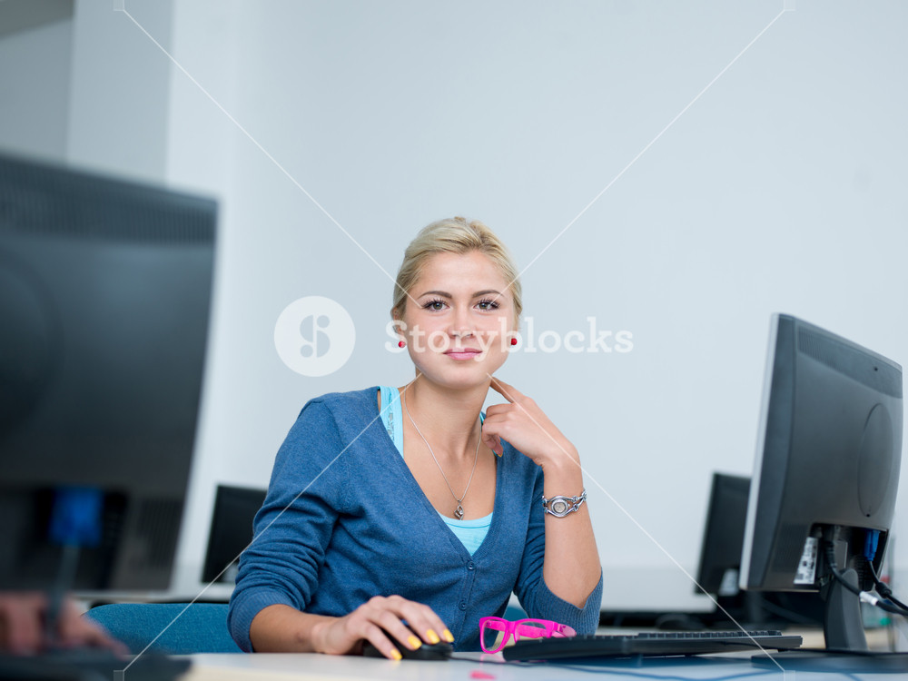 Computer Study Lady Images Student woman in computer lab classroom Royalty-Free Stock Photo SBI ...